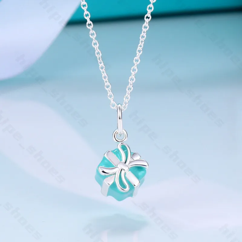 Pendant Necklaces T Series Lovers Love Key Pendant Necklace for Women Elegant Blue Gift Box Pearl Bowknot Deluxe Collar Chain Designer Jewelry Wholesale LDZS