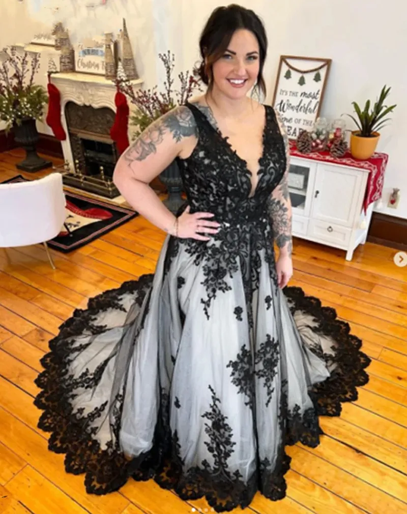Save Big on Bulk Black And White A Line Wedding Dress Black And White  Wedding Dress: A Line Lace Appliqued Gothic Bridal Gown, Sleeveless V Neck 