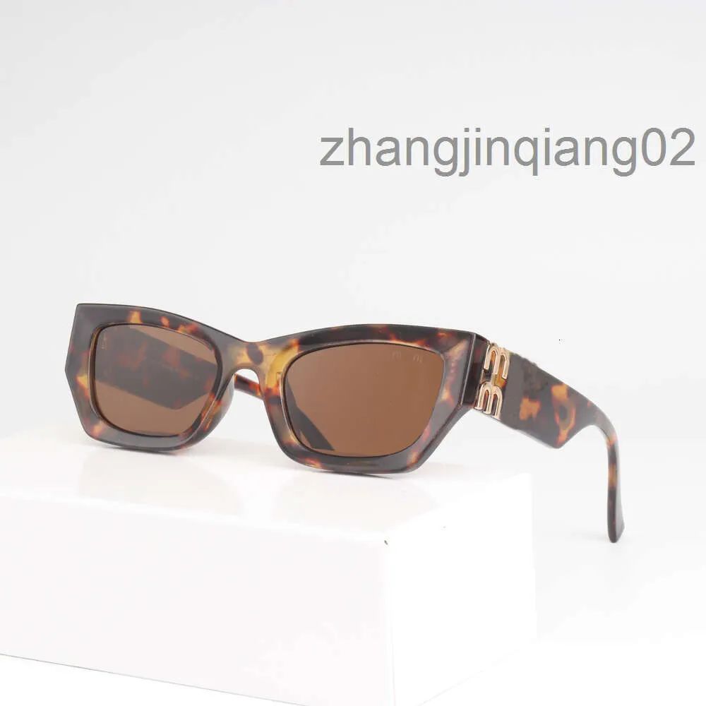 المصمم MUI MUI النظارات الشمسية دورة فاخرة أزياء رياضة استقطاب MIUI MIUI Sunglass Mens Womans New Vintage Driving Beach Leopard Print Squar