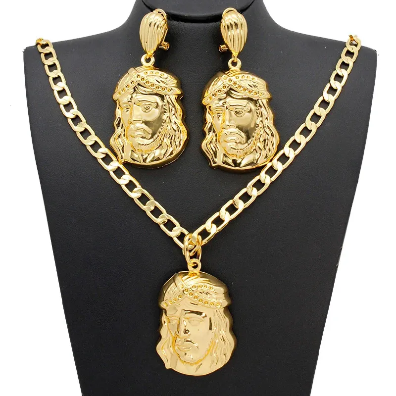 Collana Set Vintage Gesù Avatar Orecchini pendenti Personalità Hip Hop Gioielli di moda per le donne 24K Colore oro Dubai Gioielli 240112