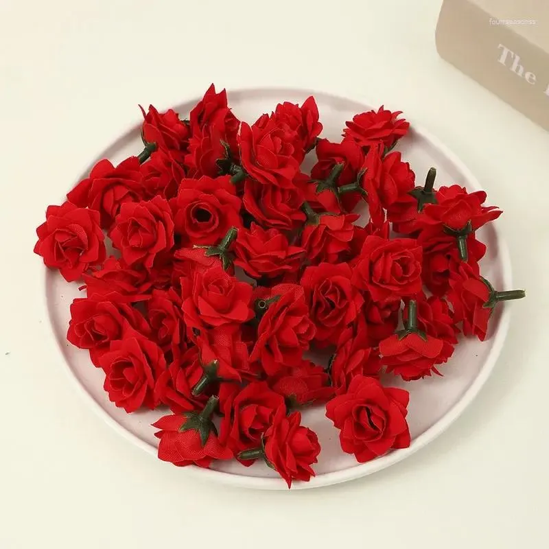 Decoratieve bloemen 30 stuks kunstmatige rode rozen hoofd nep zijde roos DIY voor bruiloft decor bloem muur ambachten boeket decoratie