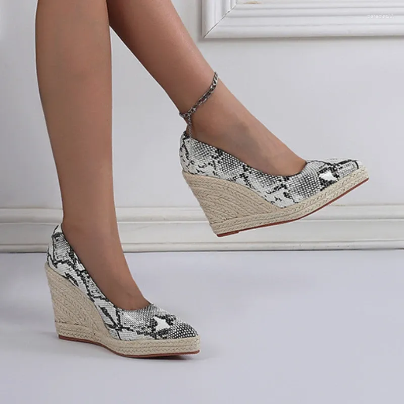 드레스 신발 플랫폼 여성의 에스파 드릴리스 여성 활 샌들 여름 뱀 인쇄 슬리퍼 zapatos de mujer tacon medio elegantes