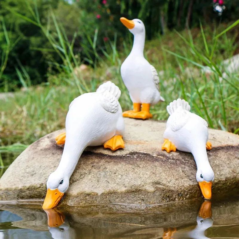 FUBESK Entenstatue Aus Kunstharz – Garten-Deko Mit Wasseranschluss, 38x19x27 Cm, Weiß, Für Teich & Beet