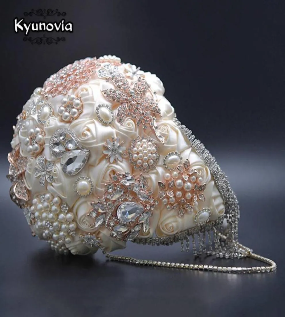 Kwiaty ślubne Siver Siver Crystal wodospad Kości słoniowy Silk Rose Gold Brooch Broch Bukiety Perły Bukiet Cascading Teardrop2895477