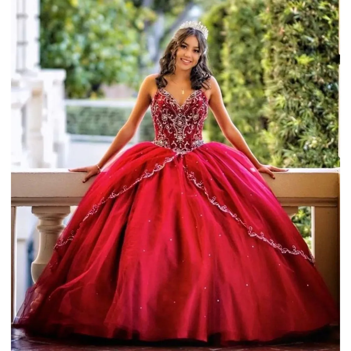 Lindo Borgonha Quinceanera Vestidos Masquerade Puffy Ball Gown Apliques Bead Lantejoulas Birtdhay Prom Dress Vestidos De 15 Anos