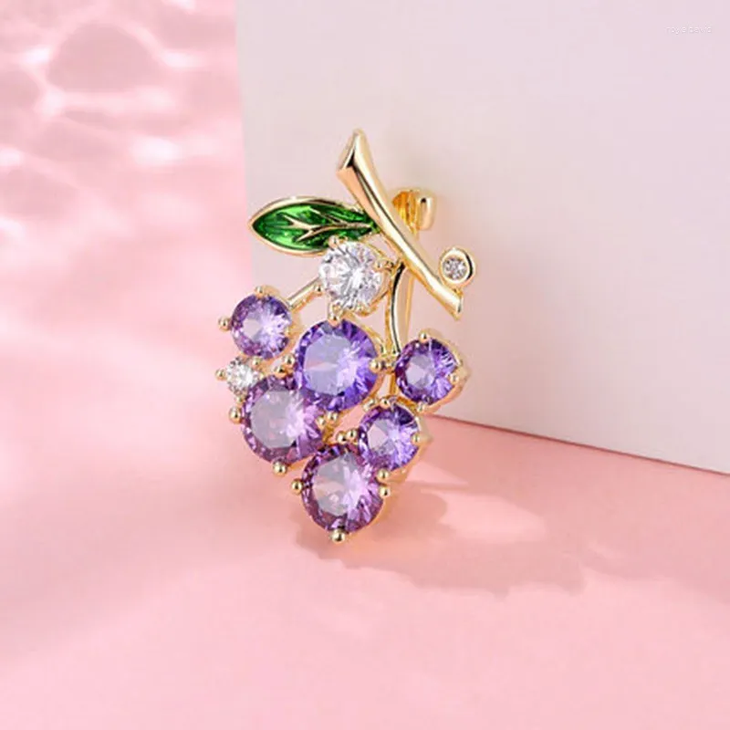 Broches simples et exquises en cristal violet pour femmes, épingles à revers de fruits de tempérament frais, accessoires de manteau, bijoux à la mode