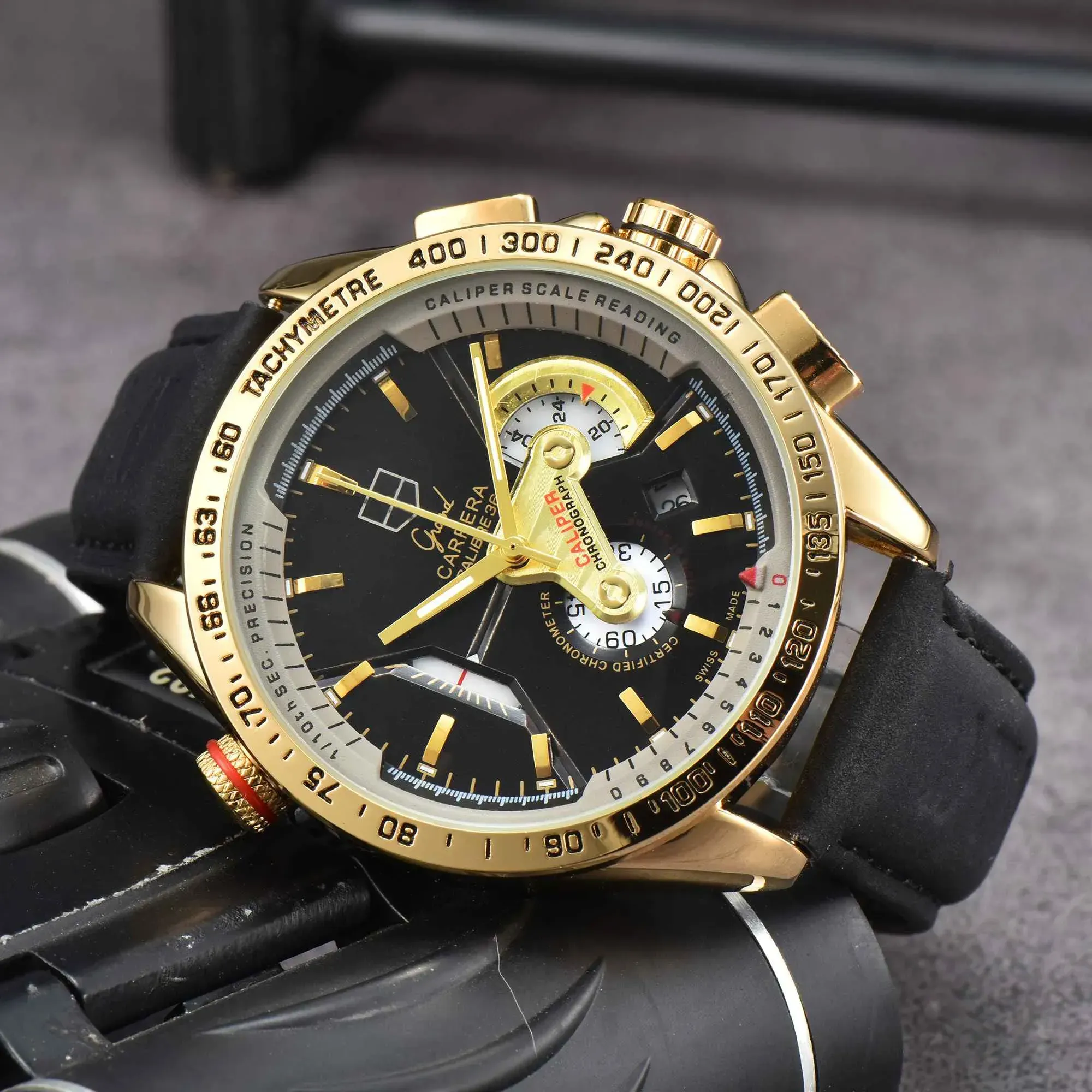 Tog Tag F1 Chronograph Luxury Men's Men's Watch Mouvement Quartz Mouvement Auto Calendrier complet Sapphire Montre plusieurs cassettes en acier Men Watchs Wrist All Calal Work