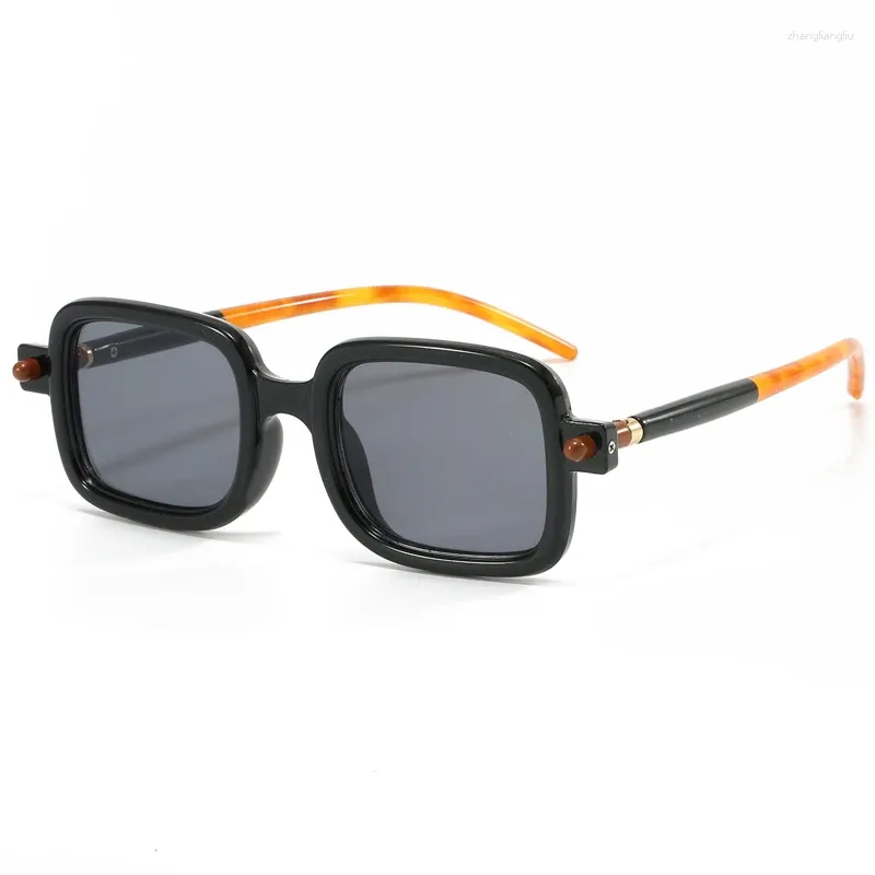 Sunglasses 2024 Fashion Retro Art INS Style Square Sun Glasses Modern Avant-garde Anti Blue Light Flat Mirror Female