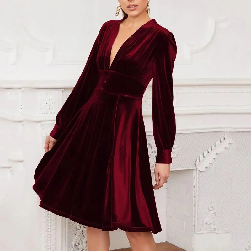 Vestidos casuais vestido de festa de luxo mulheres 2024 veludo vermelho com decote em v sólido roupas femininas mangas compridas elegantes senhoras soltas vestidos de noite