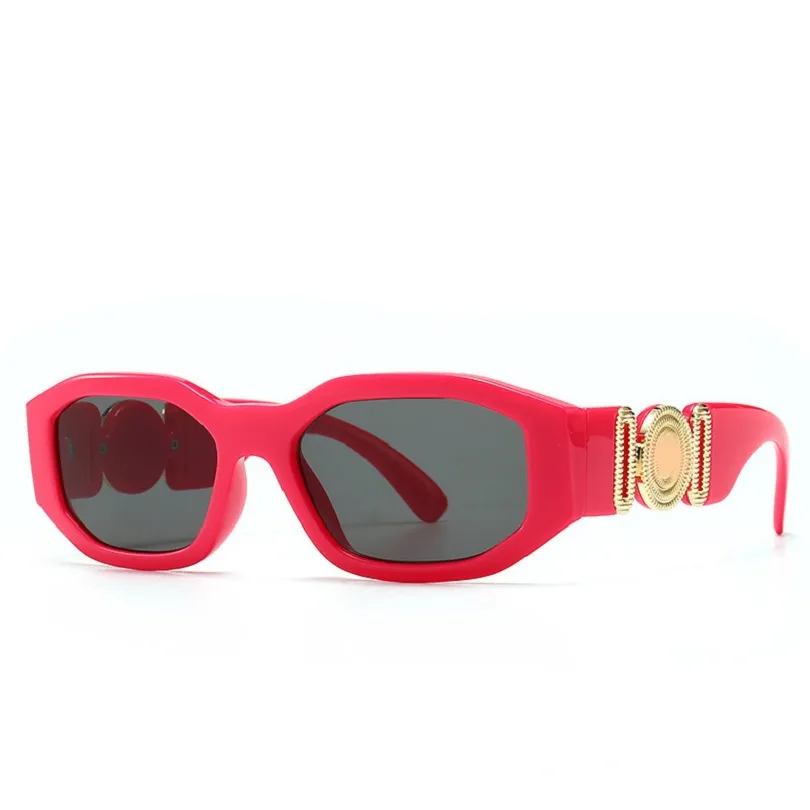 Nya europeiska och amerikanska hiphop retro solglasögon för män och kvinnor färgglada metall runda tillbehör gata mode solglasögon.