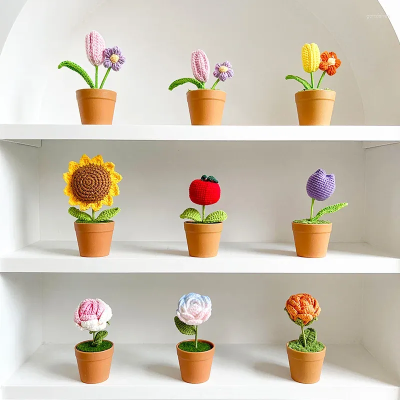 Decoratieve bloemen handgebreide simulatie potplant creatieve schattige pop roos boeket thuis slaapkamer kantoor desktop decoratie klein