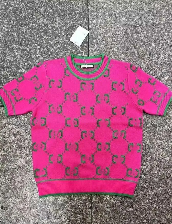2024G Summer Women's Designer Brand New T-shirt tricoté Classic Letters G Print Stripe Black Tees Fashion Tops Coton élastique T-shirt noir à manches courtes