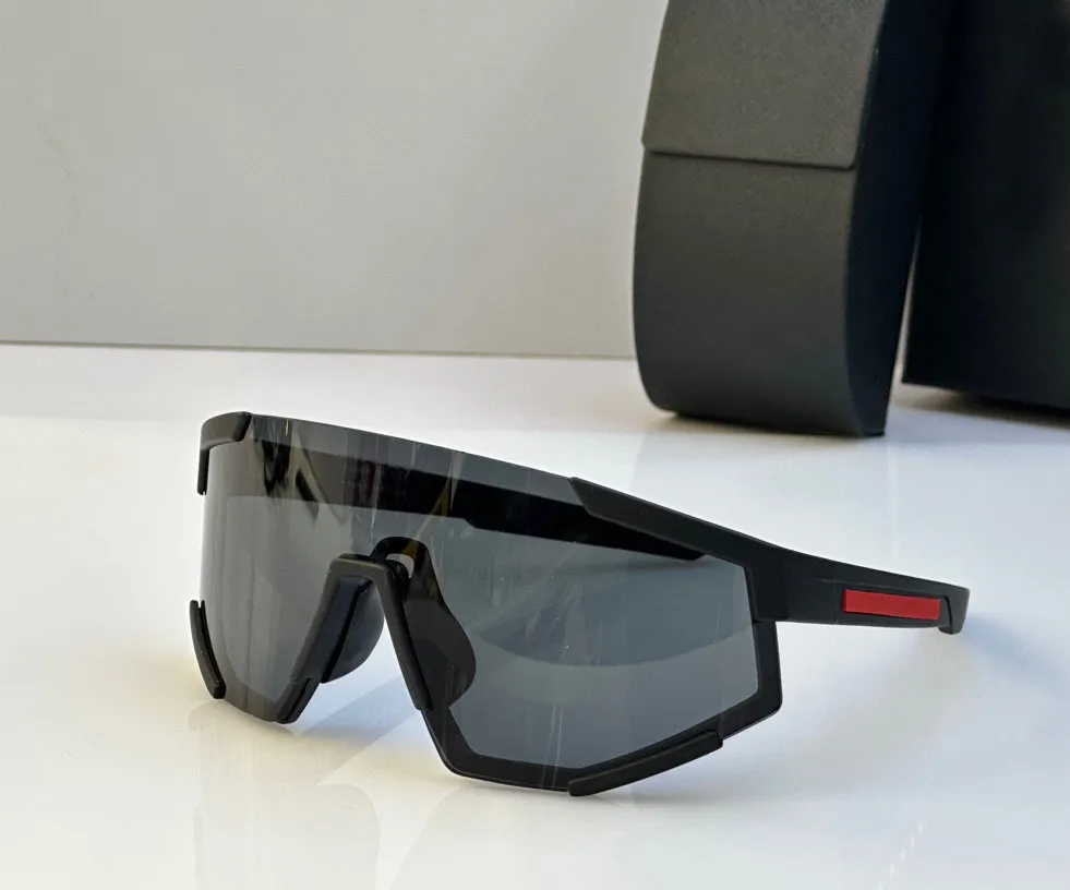 Occhiali da sole oversize Visiera con scudo nero Avvolgente Ciclismo Sci 04W Occhiali firmati da uomo Sonnenbrille Occhiali da donna Occhiali da sole Gafas de sol Occhiali UV400 con scatola