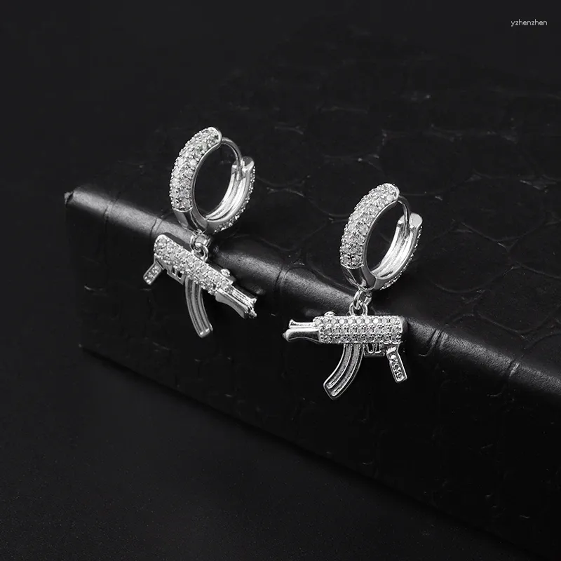 Boucles d'oreilles pendantes Style Hip-hop, pistolet en cuivre glacé et zircone cubique, accessoires tendance pour hommes, bijoux antiallergiques, cadeaux