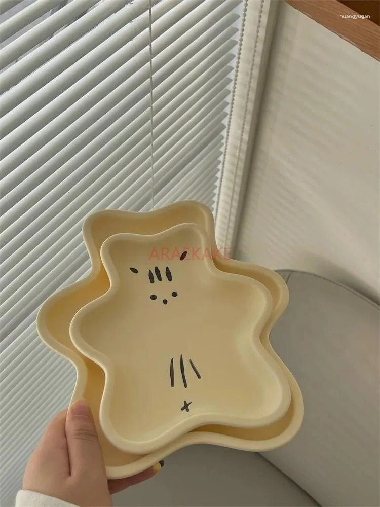 Plates Cream Bear Söt 3D Alien Plate Ceramic dessert sallad Frukost Hushållsbeteckna