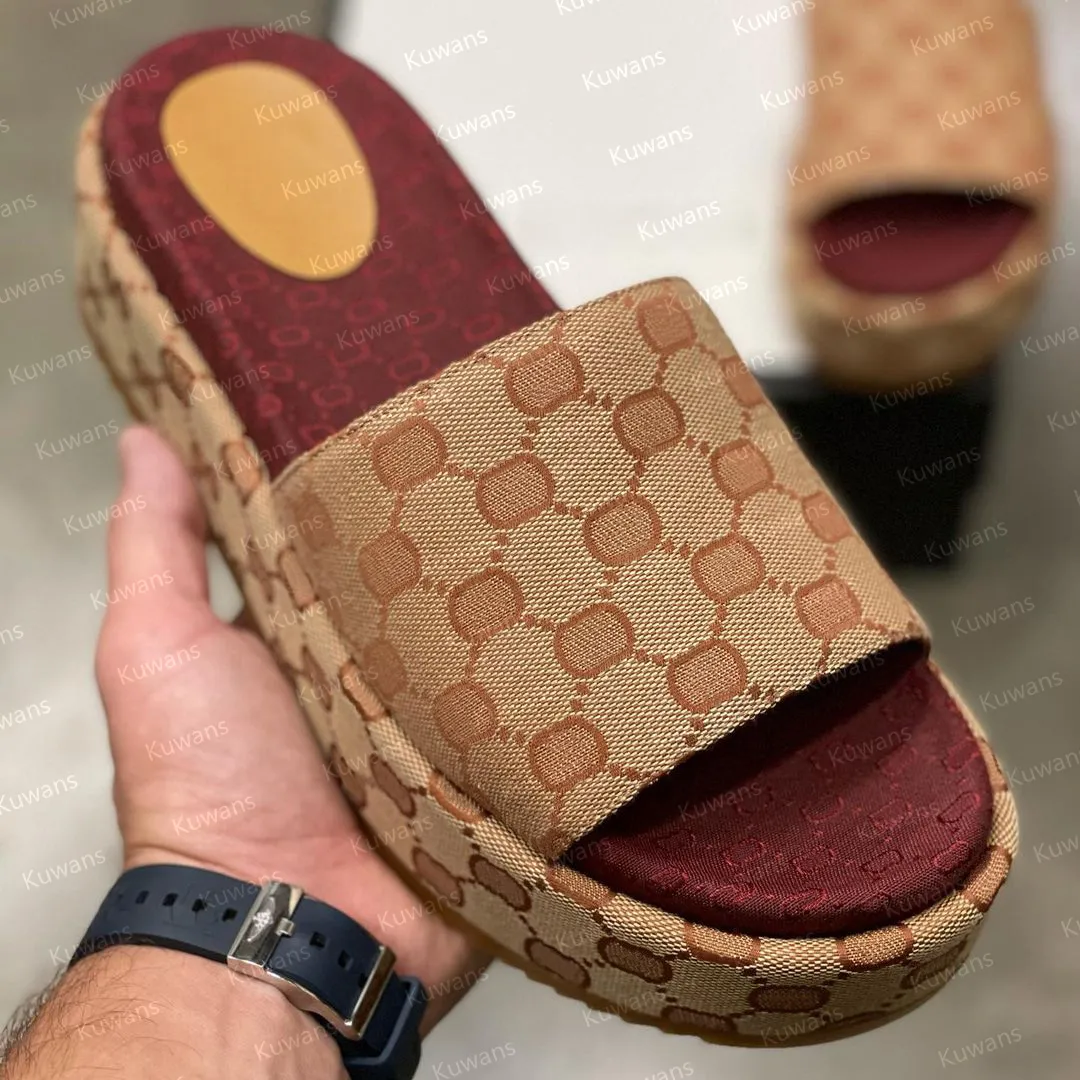 Pantofole Con Plateau Da Donna Scivoli Firmati Sandali Di Tela
