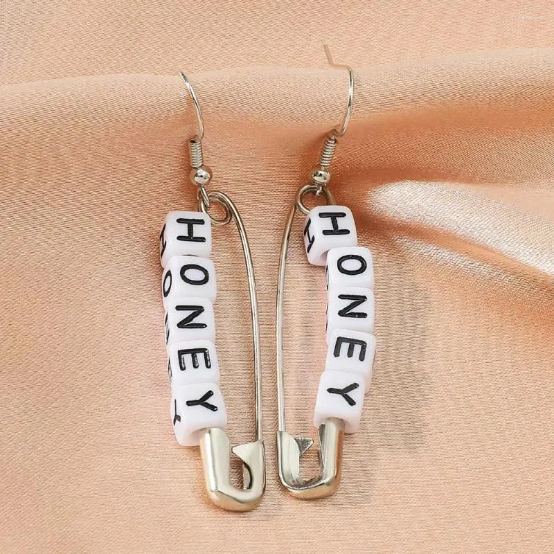 Backs Oorbellen Mode 2024 Cool Black Letter Veiligheidsspeld Voor Vrouwen Minimalistische Paperclip Drop Ear Threader Party