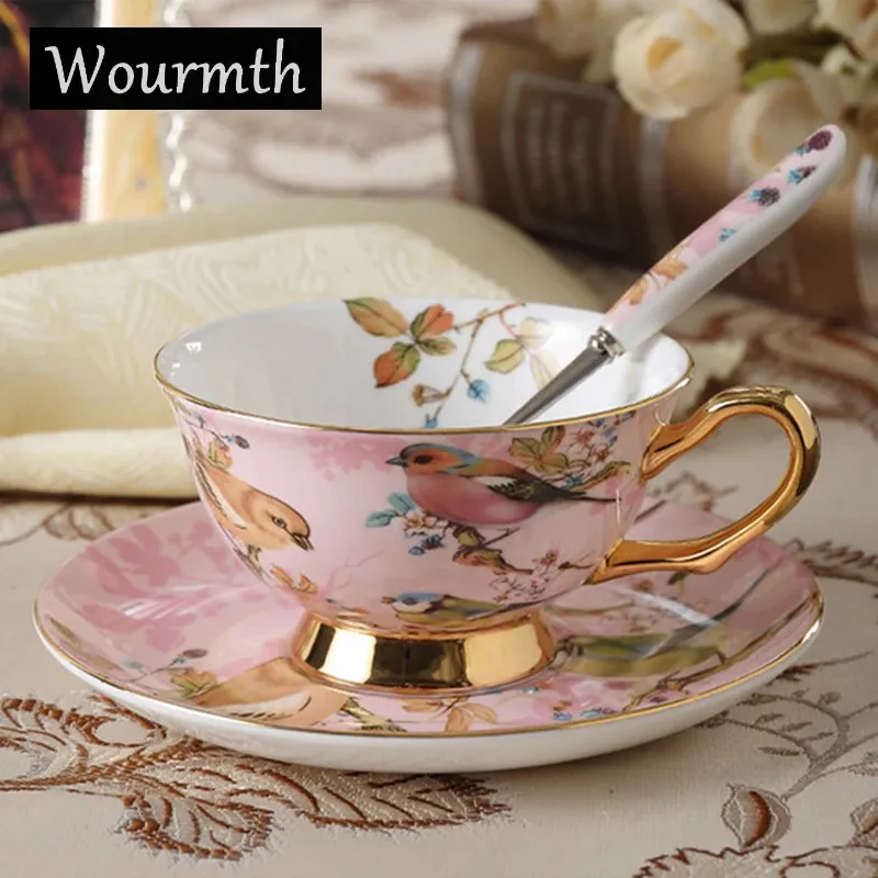 Wourmth Europäisches Bone China Kaffeetassen-Set, rosa Vogel, kreative Keramik, Phnom Penh Nachmittagstee-Tasse, Untertasse mit Löffel, schönes Geschenk 240113