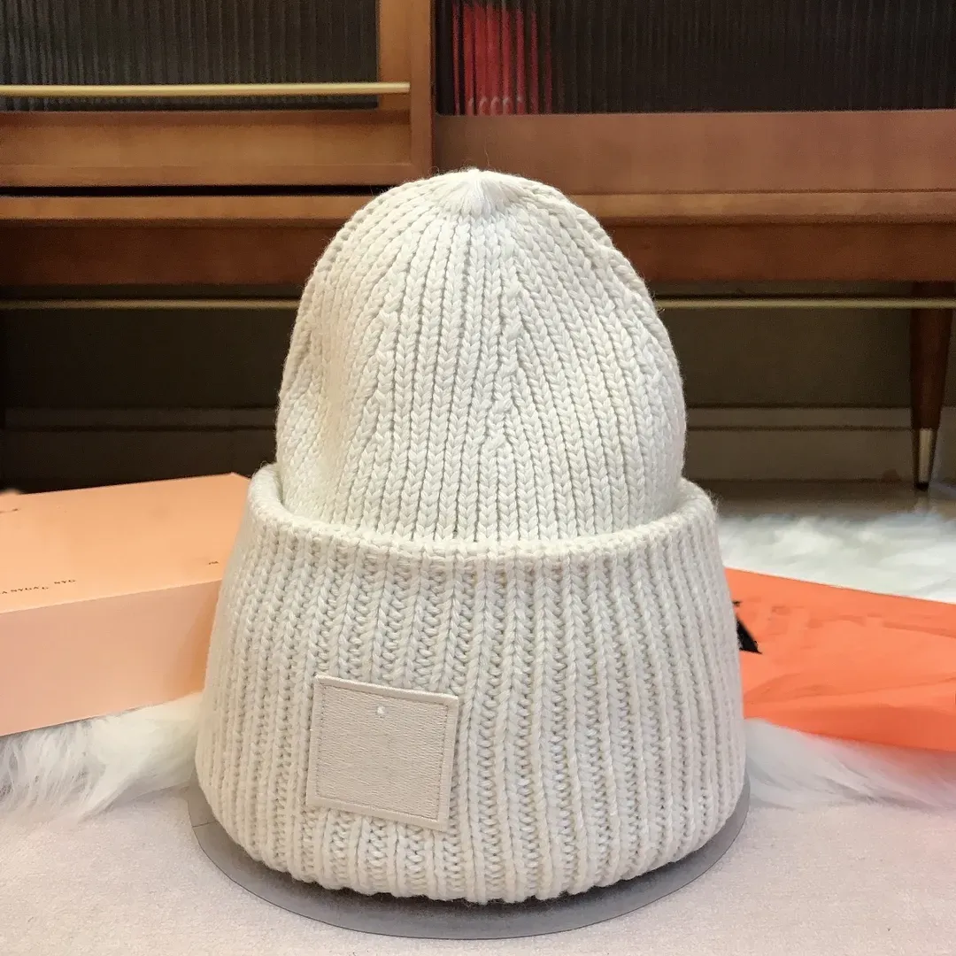 Yüksek miktarda Beanie/Kafatası Kapakları Kış Şapkası Sıcak Şapka Unisex Kar Şapkası Kadınlar Sonbahar ve Kış Angora100% Çift Katman