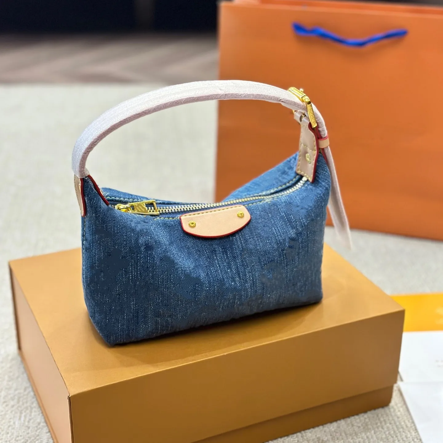 Abby shoulder bag hotsell