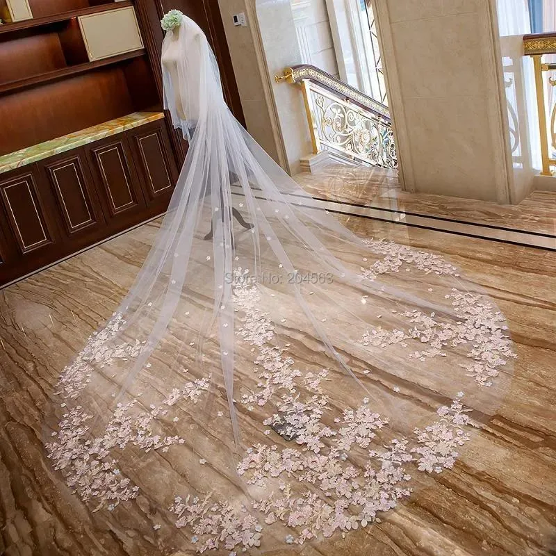 Véus de noiva deslumbrantes de duas camadas véu de casamento de renda de luxo com flores rosa 4 metros pente longo