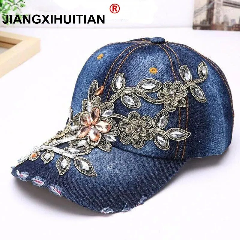 Bollkåpor delikat 2024 Kvinnor Diamond Flower Baseball Cap Summer Style Lady Jeans Hatts som säljer grossist