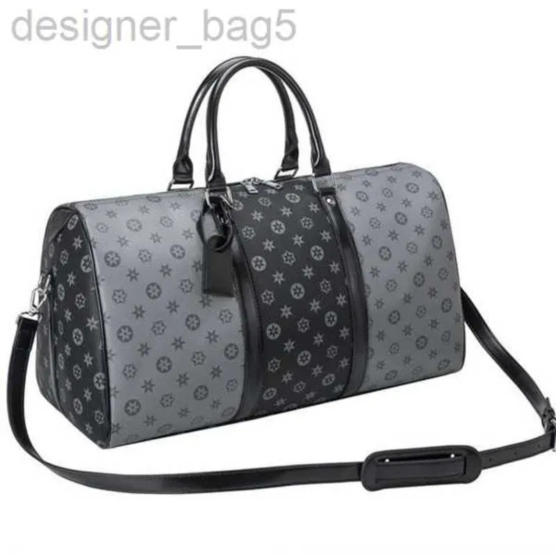 Bolsa de designer de luxo Bolsa de ombro portátil de couro para viagem ao ar livre para homens e mulheres bolsa de armazenamento de moda grande capacidade de lazer bolsa de fitness de um ombro