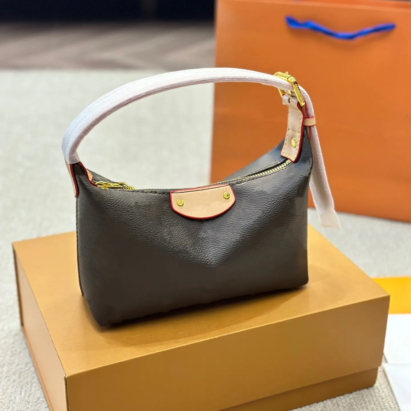 DHgate Designer Abby Shoulder Bag for Women Genuine Leather Multiple Compartments 2024 Collection Bags Luggage Accessories