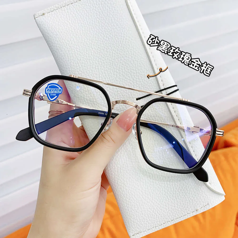 2024 Luxury Designer CH Solglasögon för kvinnor Chromes Glassar Ramar Mens Fashion Flat Lens Trend Metal Eye New Plain Heart Eyeglass Frame Ladies Unisex Eyewear Uju2