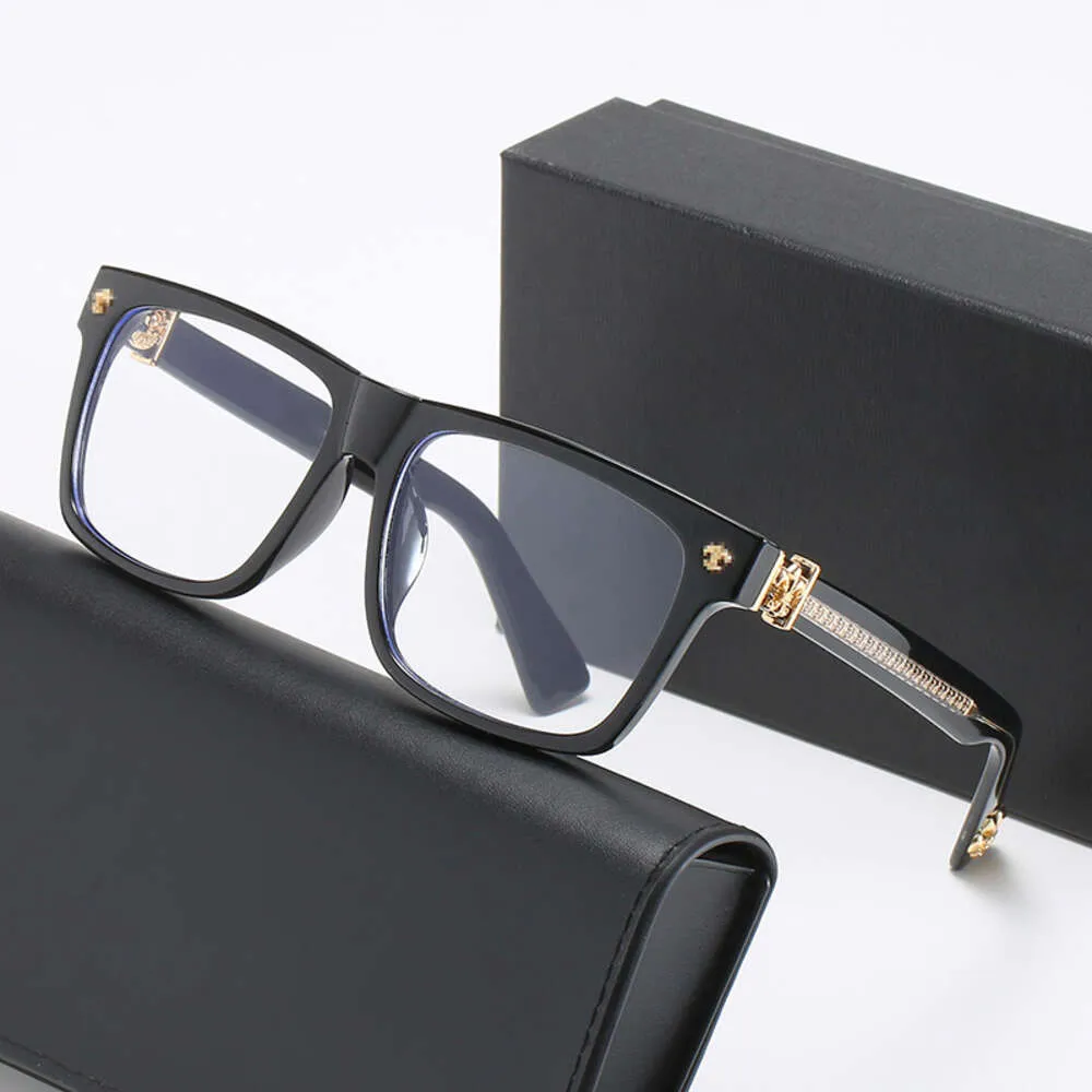 2024 Luxury Designer CH Sunglasses for Men Women Chromes Glasses Frames New Square Flat Lens Fashion Matched Myopia Heart Eyeglass Frame Man Unisex Eyewear 1ICE