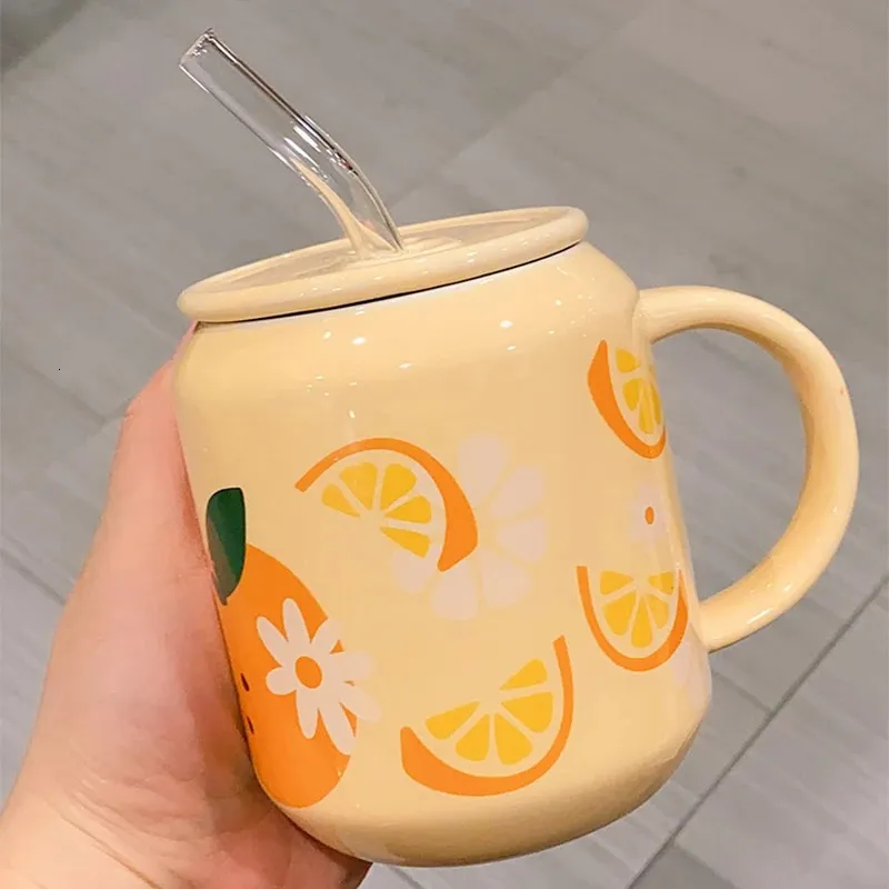 Taza de cerámica de fruta linda creativa con tapa Paja Fresa Taza de naranja Agua Leche Té Jugo Botella Porcelana Café Drinkware 240115