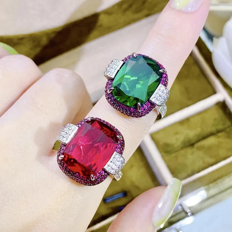 Cluster Rings Vintage Silver Color 12 16mm Ruby Emerald for Women Wedding Bands Gemstone Cocktail Party Jycken Kvinnliga jubileumsgåvor