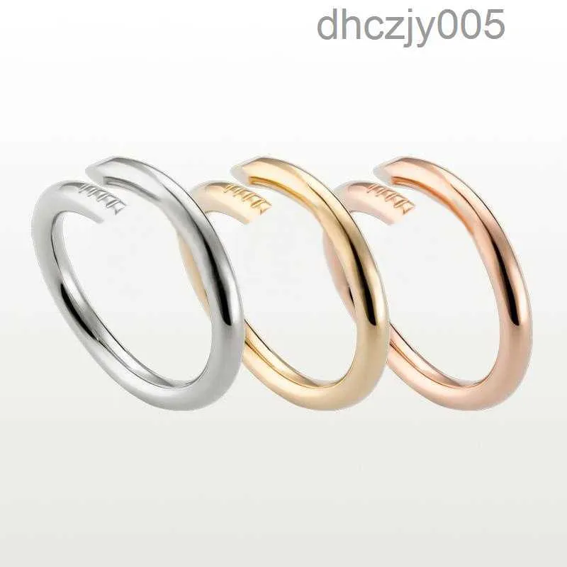 Anillo de uñas de diseñador Joyería de lujo Midi Love Just a Rings para mujeres Aleación de acero de titanio Proceso chapado en oro Accesorios de moda Nunca se desvanecen No alérgico Stor 80KF