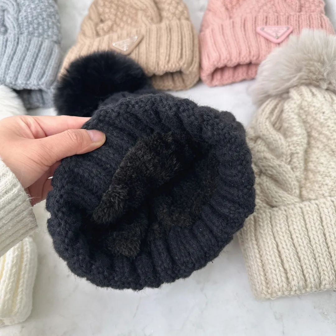 Projektant mody List Kapelusze Kapelusze Męskie i damskie Trójkąt trójkąt P Ball Beanie Fall/Winter Thermal Krat Hat Brand Bonnet Wysokiej jakości w kratę czaszkę luksusowa ciepła czapka