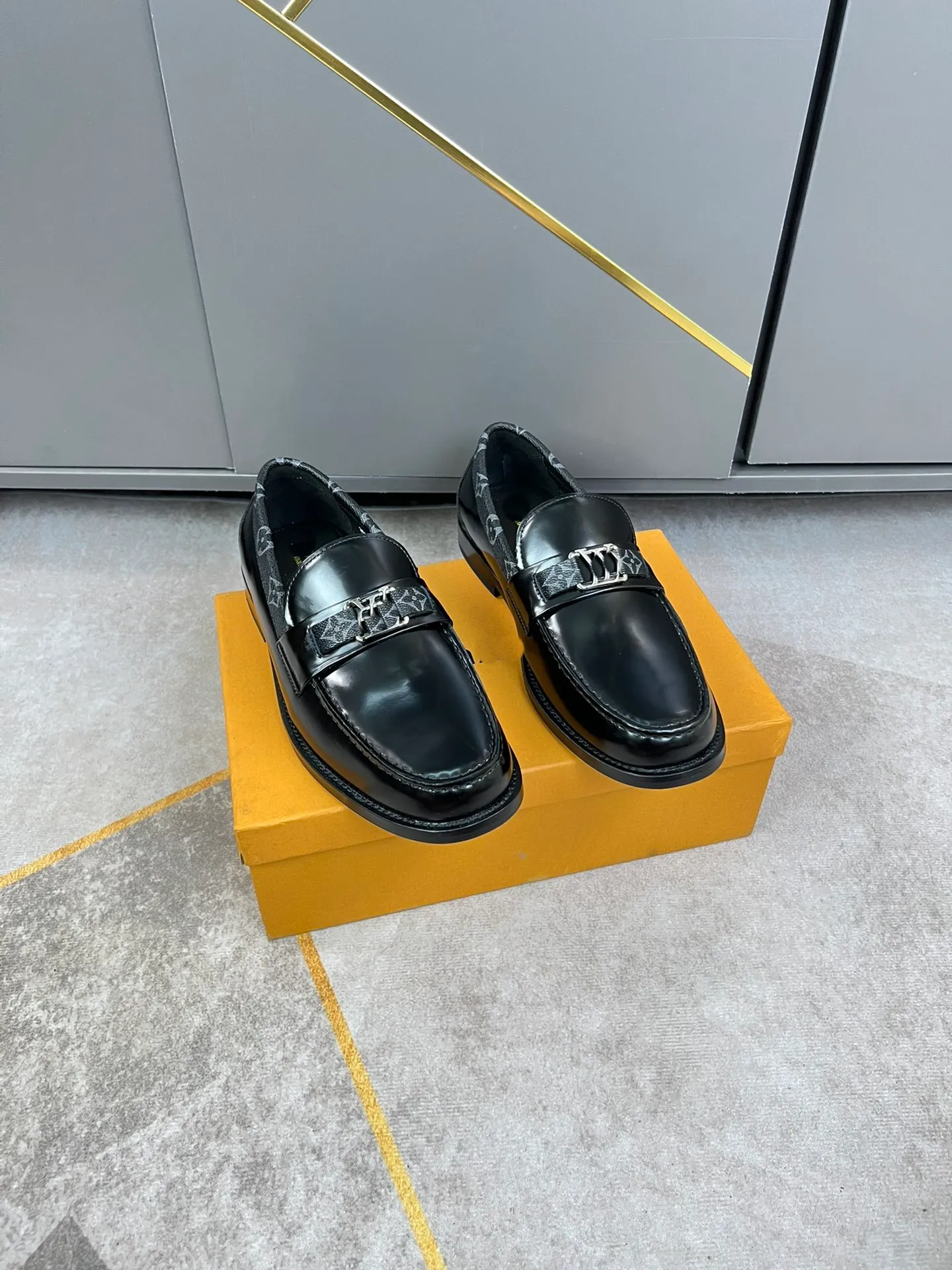 Scarpe eleganti di qualit Oxford in vera pelle da uomo Calzature firmate di marca Scarpe brogue di lusso alla moda Scarpe formali da lavoro alte da