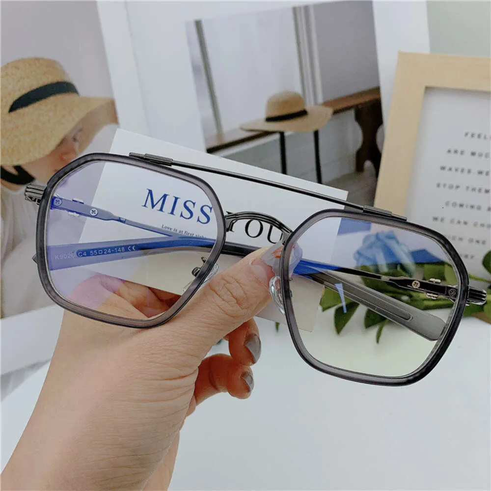 2024 Luxusdesigner CH Sonnenbrille für Frauen Chrome Brillen Rahmen Herren Neue Augen Large Herz Brillen Rahmen Damen Unisex Klassische Hochqualitäts -Brillen J13U