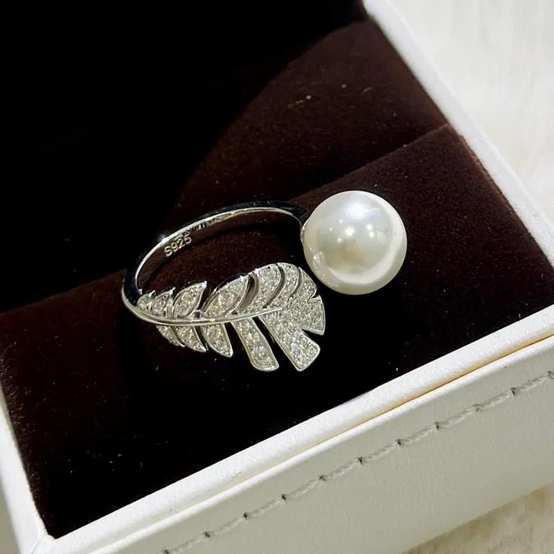 Designer Luxury Justerbar 925 Sterling Silver Ring French Classic Feather Pearl Inlaid Rhinestone Electropated Thick Gold Women Charm Jewel Girl Fashion Gift