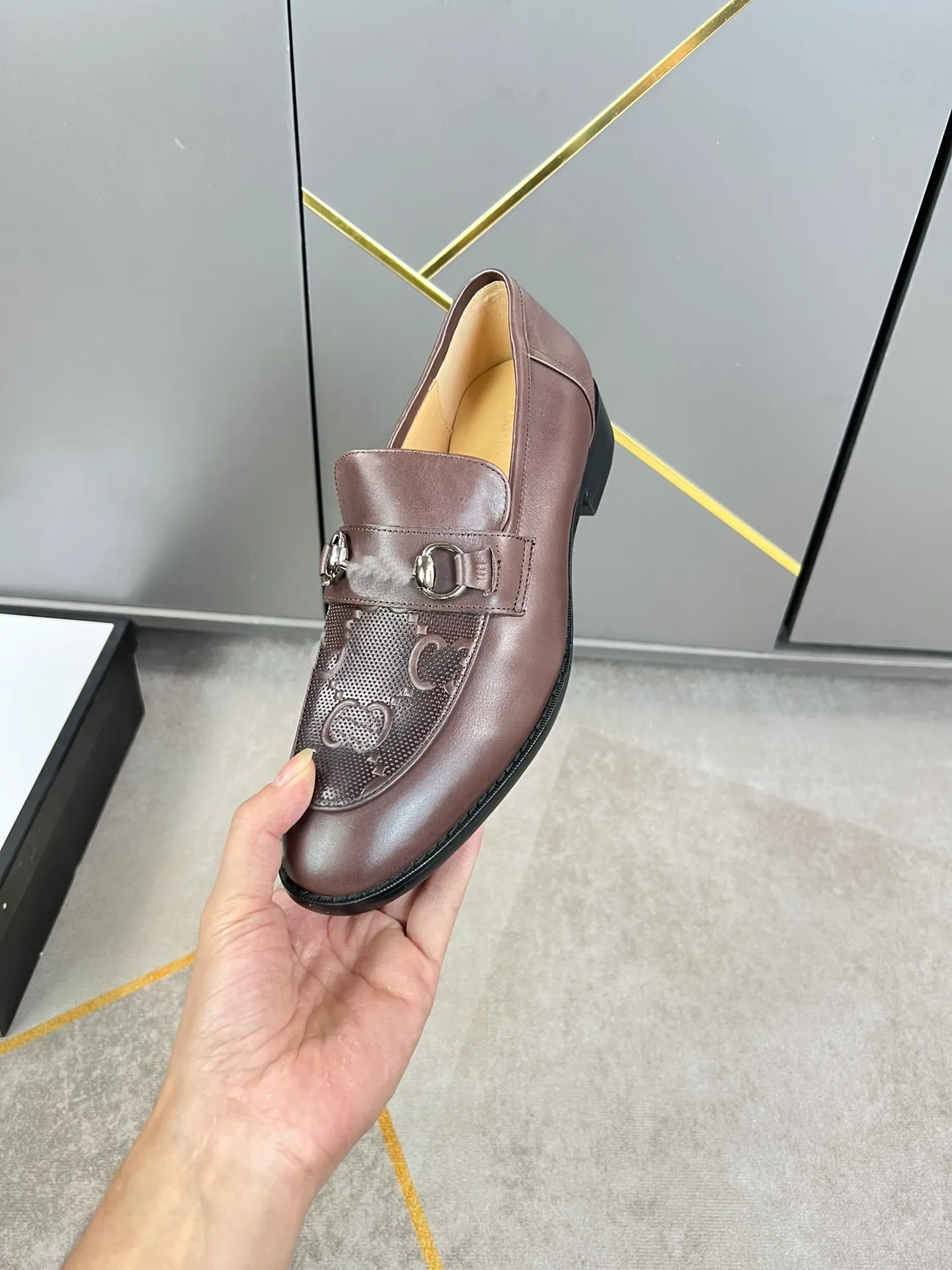 Markenlaobers Designer Herumn Berühmtheit mit Bienenlederschuhen Loafer Plattform Männerschuhe Kleider Schuh Luxus hochwertige echte Lederstiefel mit Schachtel