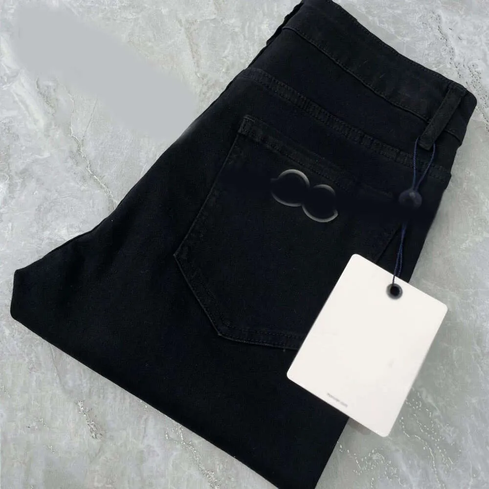 Jean brodé slim fit masqué de luxe de créateur de mode décontracté pour hommes, pantalon décontracté noir ample à jambe droite haute édition, pantalon haut de gamme tout-en-un pour hommes