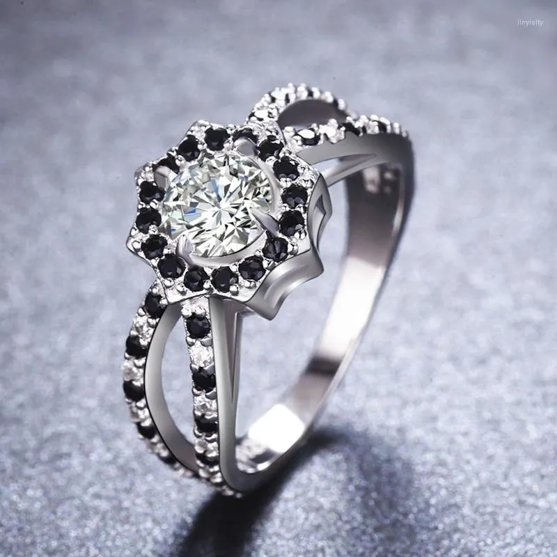 Pierścienie klastra 2024 925 Sterling Silver Fine Jewelry Trendy zaręczynowe Bague Black Spinel Women's Wedding Pierścionka Anillos de Plata Ley C088