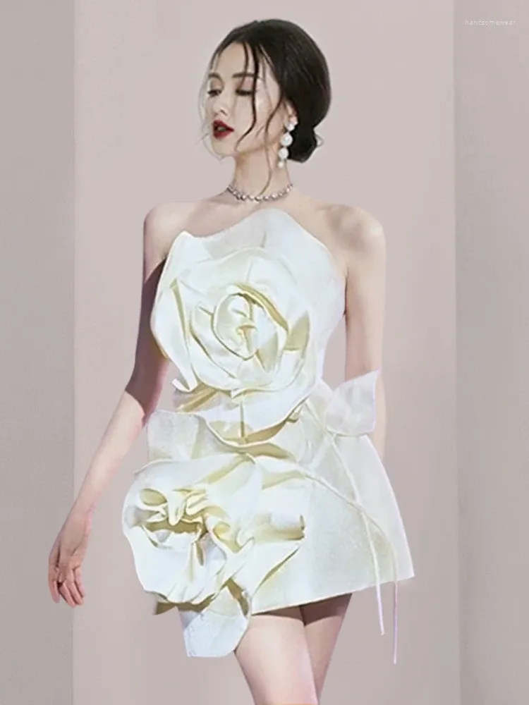 Casual Dresses White Flower Design Dress Woman Midja Open Back Straps Elegant Formal Style Banket Fashion Autumn