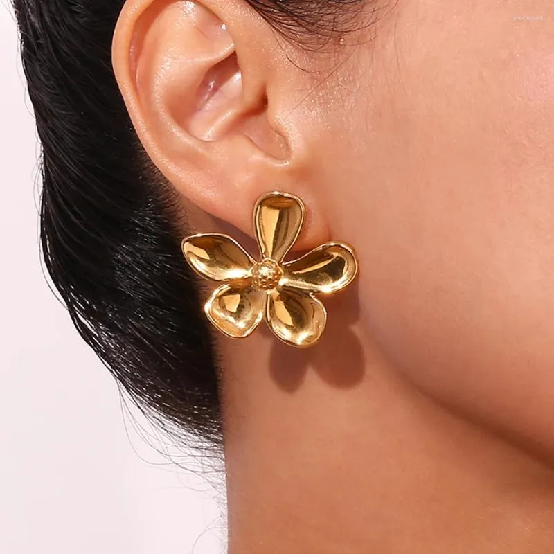 Boucles d'oreilles à tige en forme de fleur, Surface lisse, tendance, bijoux de luxe de qualité, en acier inoxydable plaqué or 18 carats, pour femmes, 2024