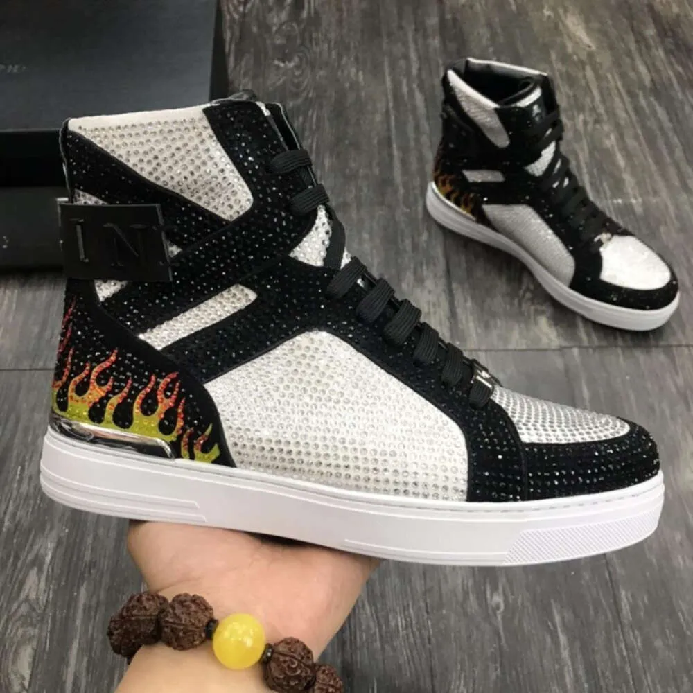 Men schoen Luxe ontwerper Scarpe Plein Shoes Skull Head High Top Heren Board Pleins schoenen met lederen splitsing Hot Diamond Hardware Sports Casual schoen