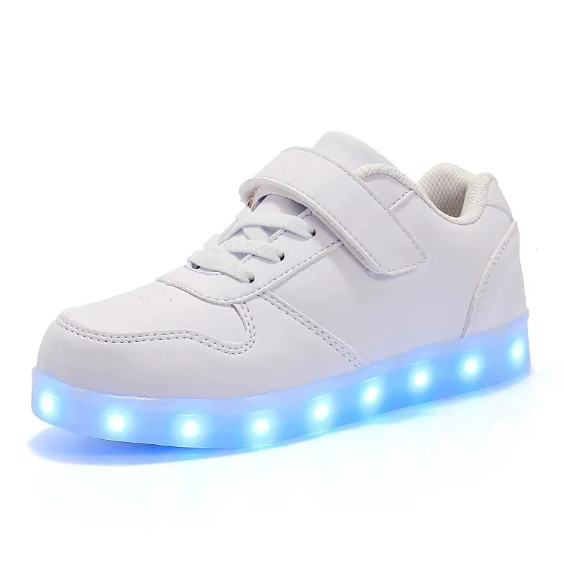 Kids Sneakers Casual Luminous Shoes USB Recharge Light Up Sports Skateboard Shoes Waterproof Leather Boys Girls Shoes with LED 240116