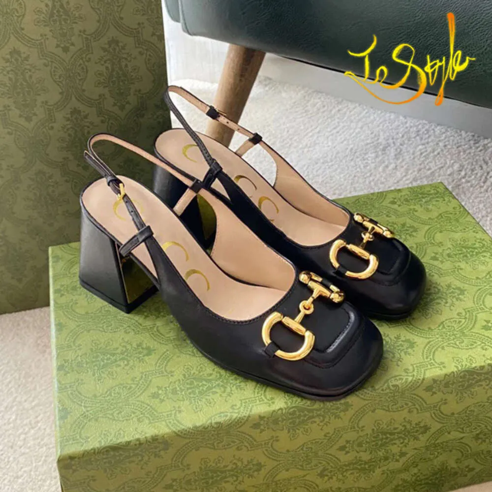 Designer schoenen met gesp Damessandalen Zwarte Slingbacks Pomp met middelhoge hak Dikke enkelband Casual stijl Geklede schoenen Italië Gemaakt Maat EUR 34-42