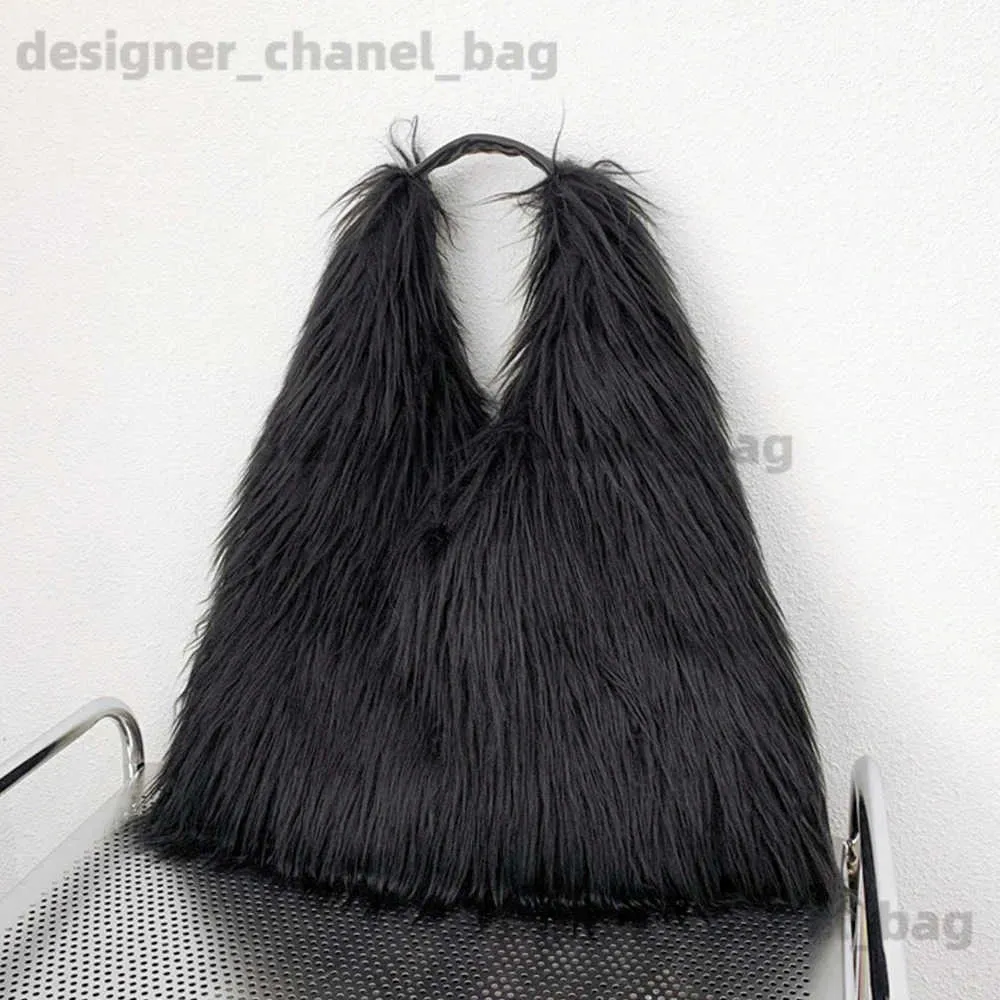 Shoulder Bags Luxury Fluffy Plush Women Shoulder Bag Soft Faux Fur Bags for Women Overlarge Handbag Winter Puffy Hobo Designer Shopper Tote T240116