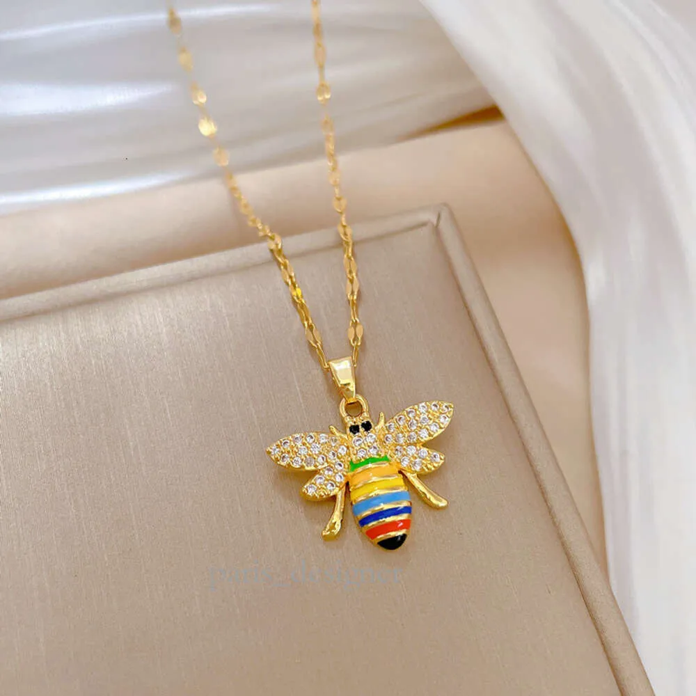 Titanium Steel Dripping Oil Bee Light Luxury Cross Border Banquet Wedding Necklace Female Internet Celebrity Versatile Collar Chain Titanium Steel Chain 28 586 524