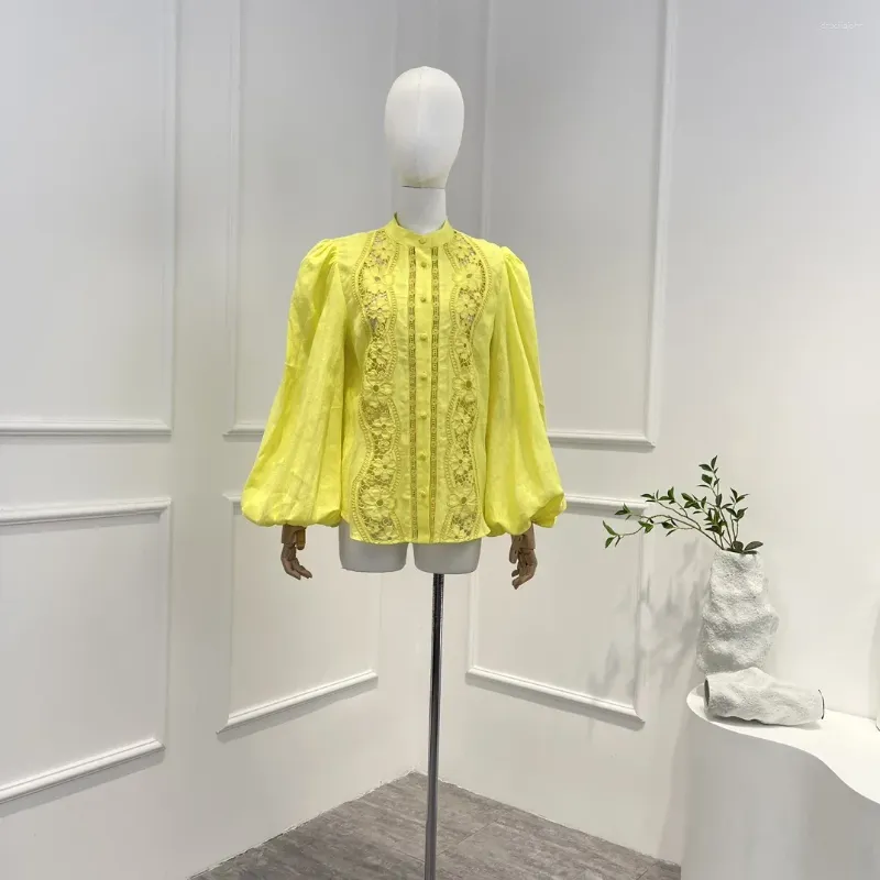 Robes de travail jaune 2024 lin d'été de haute qualité blanc creux fleur crochet broderie longue lanterne manches chemisier et jupe femme ensemble