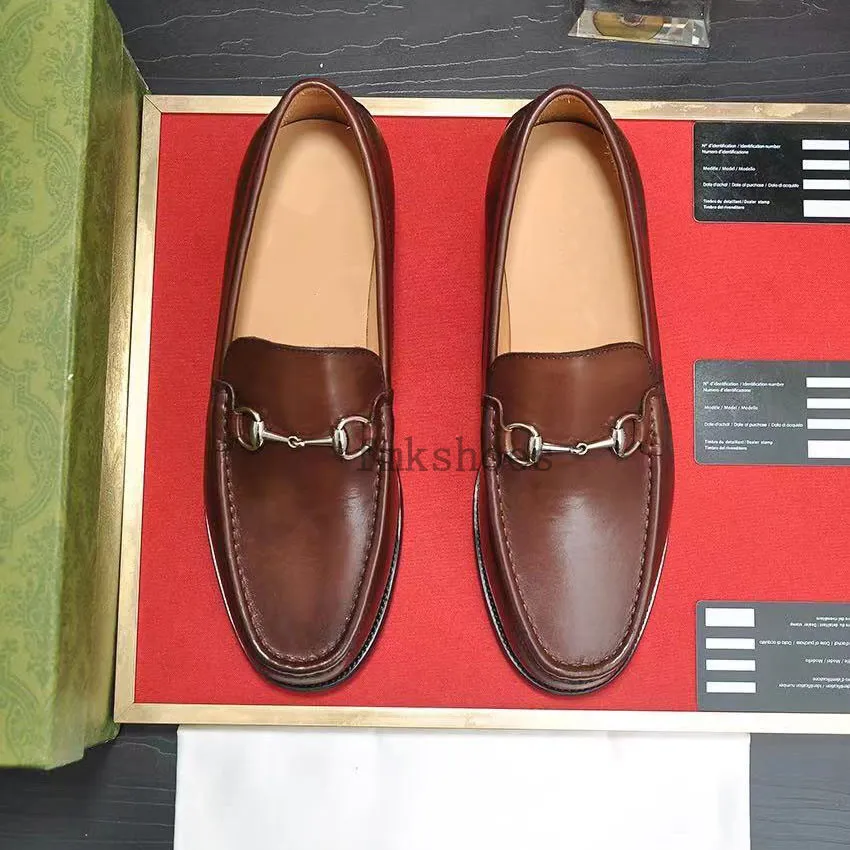 Lyxig designer män klädskor äkta läder svartbrun mockasins affär handgjorda sko formella party kontor bröllop män loafers skor 1.9 z10