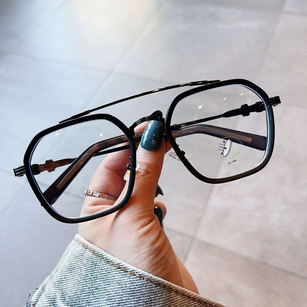 2024 Luxus-Designer-CH-Sonnenbrille für Männer und Frauen, verchromte Brillengestelle, Myopie-ausgestattete Gläser, männliches großes Auge, weiblich, Herz-Brillengestell, Mann-Brille WTBJ